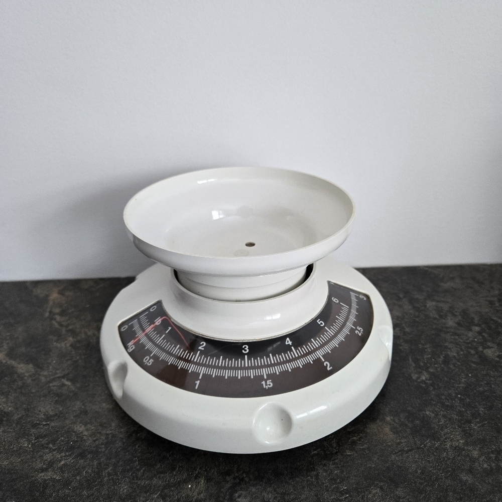 Vintage White Kitchen Scale Without Bowl